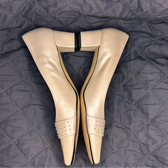 Ros Hommerson Leather Studded Strap Pumps Beige Nude Heels | Size 8 4A Narrow - Picture 5 of 10
